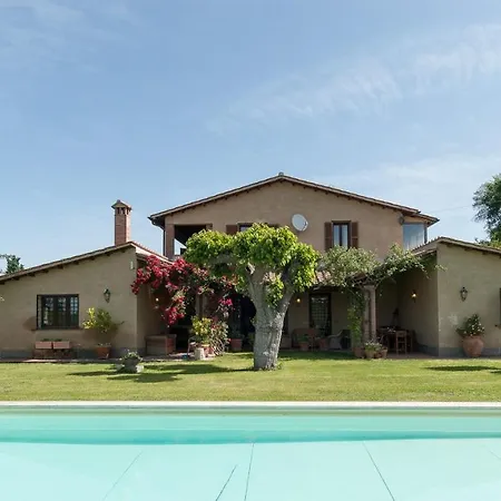 Sleeps 8 Pool Wifi Villa