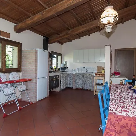 Villa Sleeps 8 Pool Wifi *